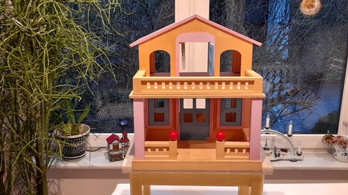 Puppenhaus mit viel zubehör - puppenhaus,