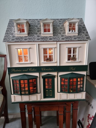 Puppenhaus kpl möbliert - kpl,