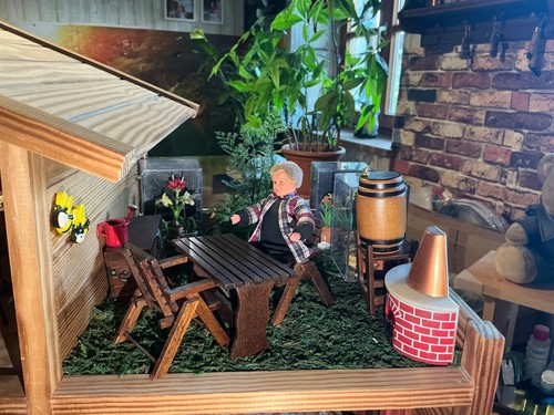 Auflösung puppenhaus - ,